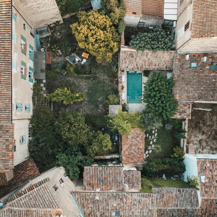 Outdoor terrace seating suitable for families in Lisbon
